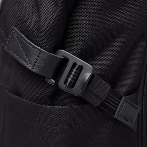 laydown image of Christoffer - 27L Rolltop