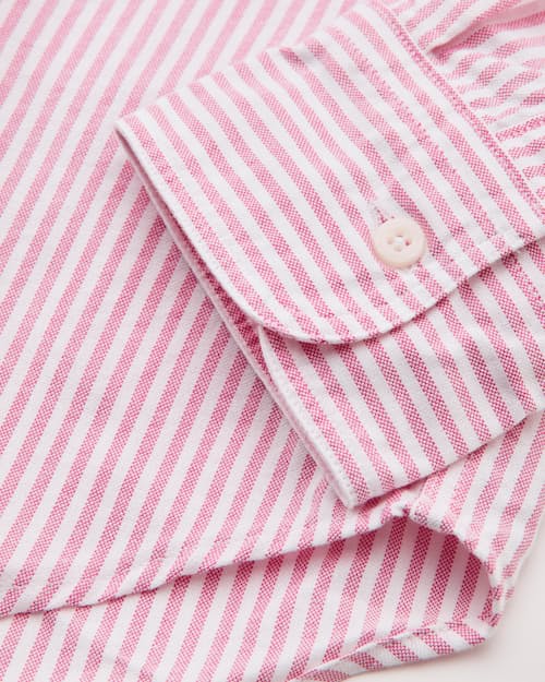 laydown detail image of Classic American Vintage Slim Oxford Shirt
