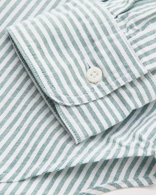 laydown detail image of Classic American Vintage Slim Oxford Shirt