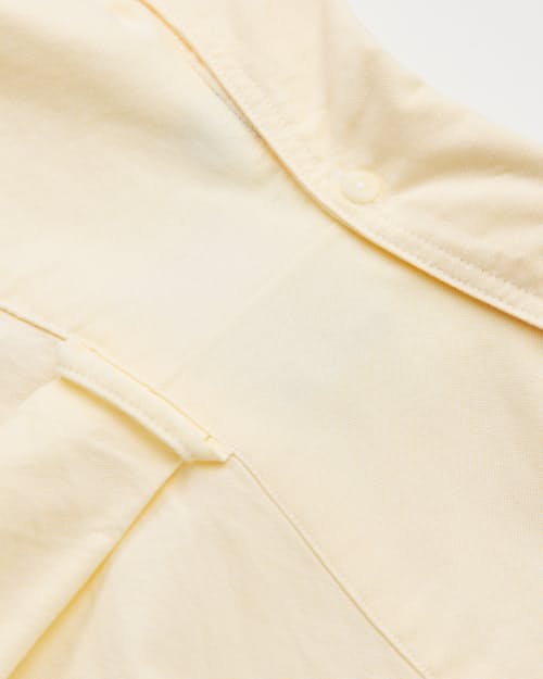 laydown detail image of Classic American Vintage Slim Oxford Shirt