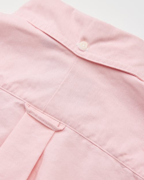 laydown detail image of Classic American Vintage Slim Oxford Shirt