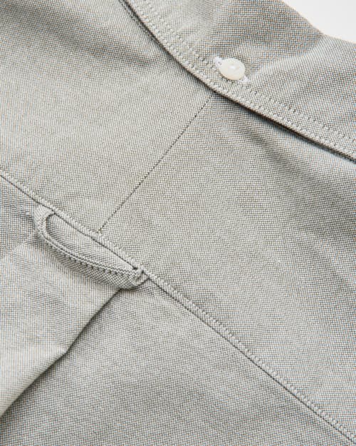 laydown detail image of Classic American Vintage Slim Oxford Shirt