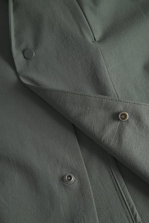 laydown detail image of Emil Lightweight Travel Blazer