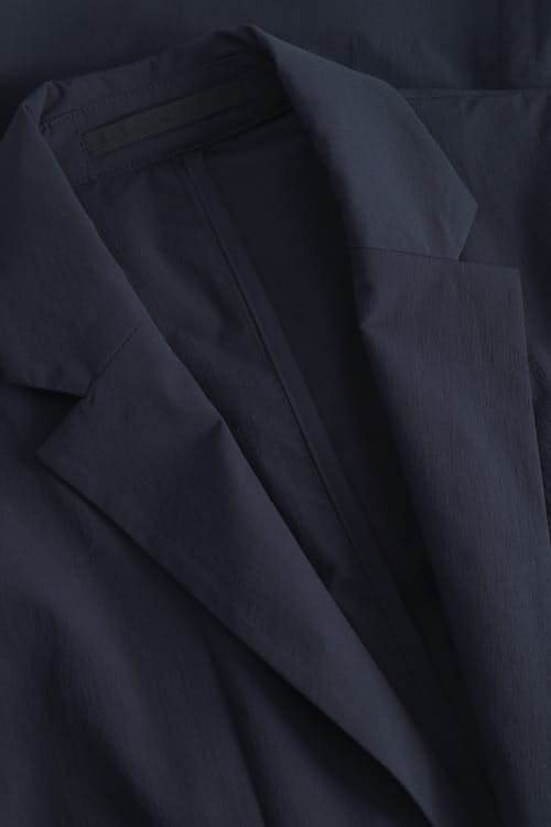 laydown detail image of Emil Lightweight Travel Blazer