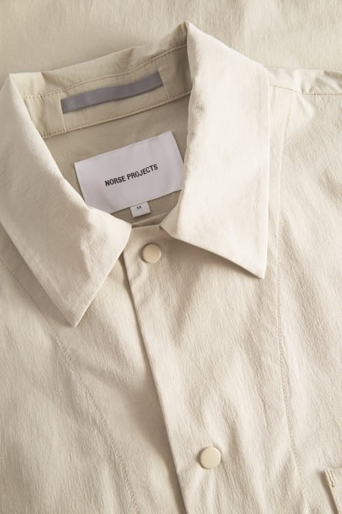 laydown detail image of Hermann Travel Light Short Sleeve Shirt