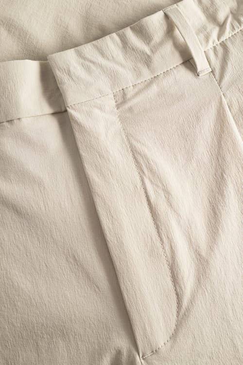 laydown detail image of Benn Travel Light Shorts