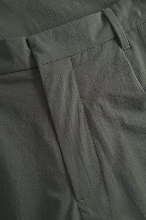 laydown detail image of Aaren Light Travel Pant