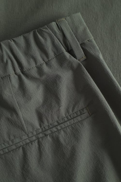 laydown detail image of Aaren Light Travel Pant