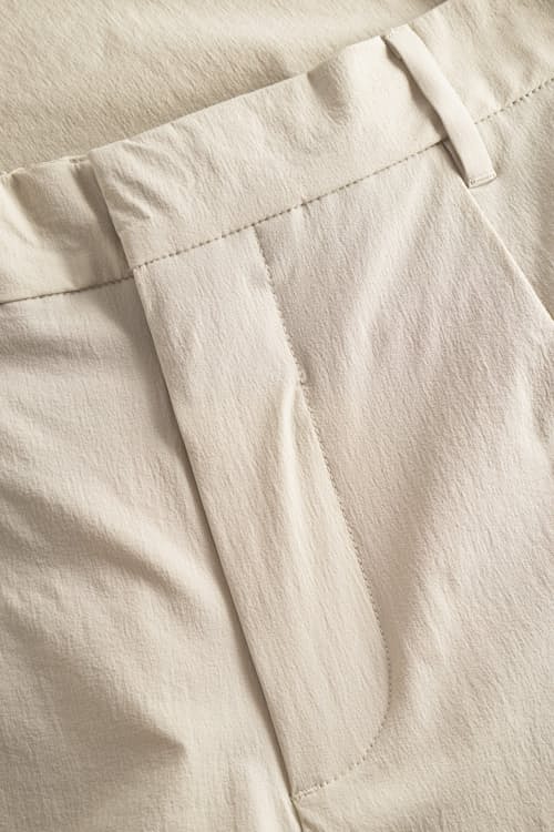 laydown detail image of Aaren Light Travel Pant