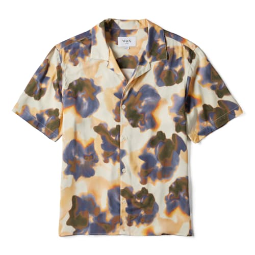 laydown image of Didcot Blur Floral Short Sleeve Shirt
