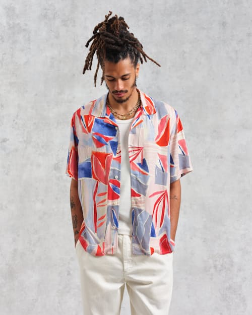 on model image of Didcot Cut Out Leaf Short Sleeve Shirt