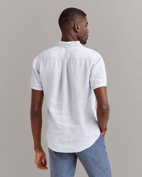 on model image of Tuscumbia Linen Short Sleeve Shirt