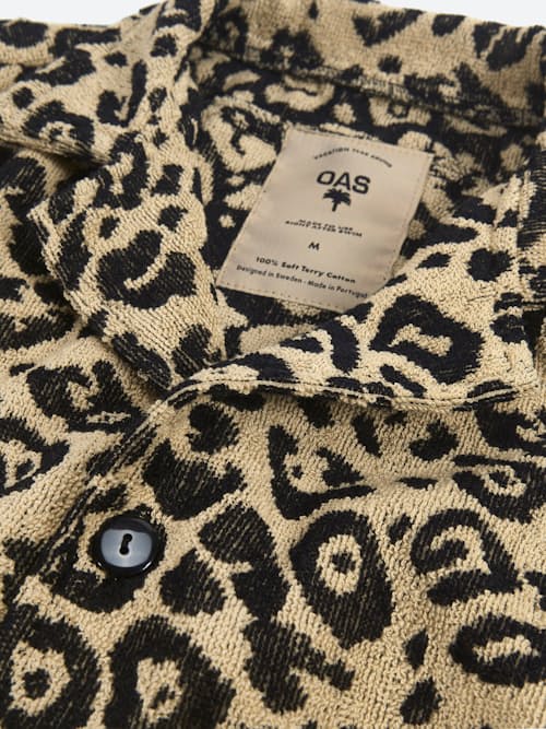 laydown detail image of Leo Cuba Terry Shirt