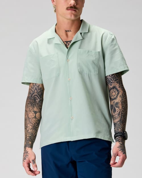 Keith is 6’0’’, 180 lbs, and wearing size M