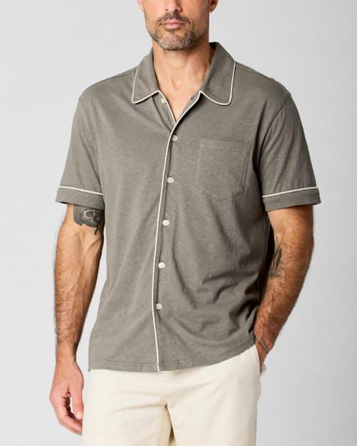 Zac is 6'0", 175lbs, and wearing size M
