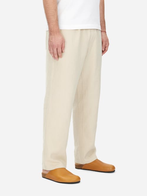 on model image of Easy Drawstring Pant