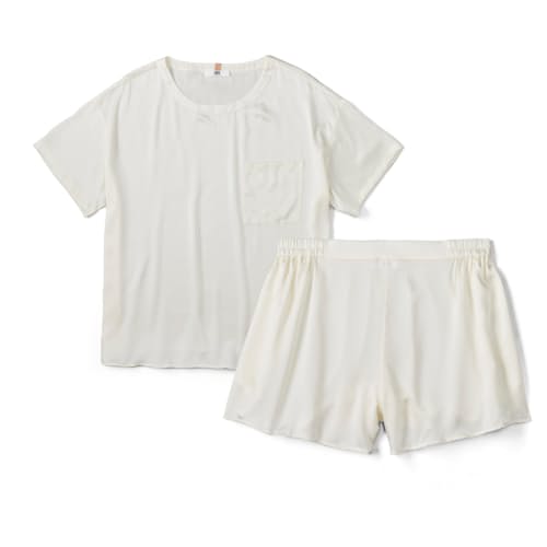 laydown image of Women's Washable Silk Tee Short Set