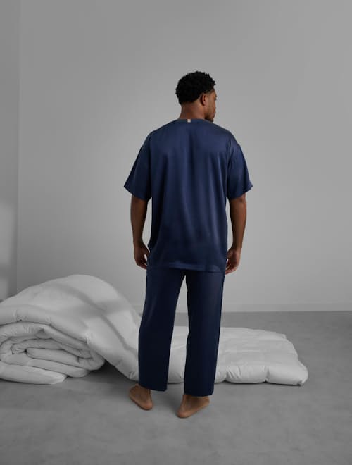 lifestyle image of Washable Silk Set