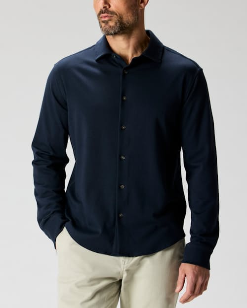 Zac is 6’0’’, 175 lbs, and wearing a size M