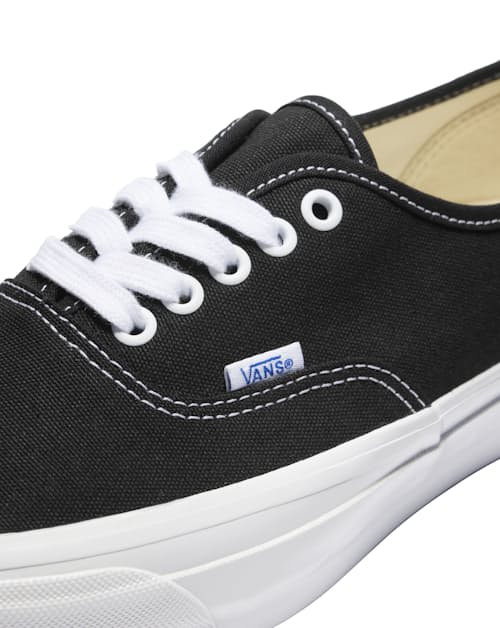 laydown detail image of Premium Authentic Sneaker