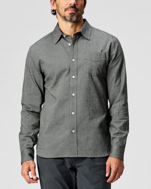 Tobias is 6'2", 175lbs, and wearing size M