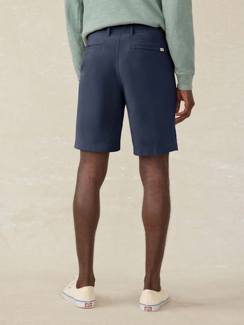 lifestyle image of All Day 4-Way Stretch Shorts - 9"