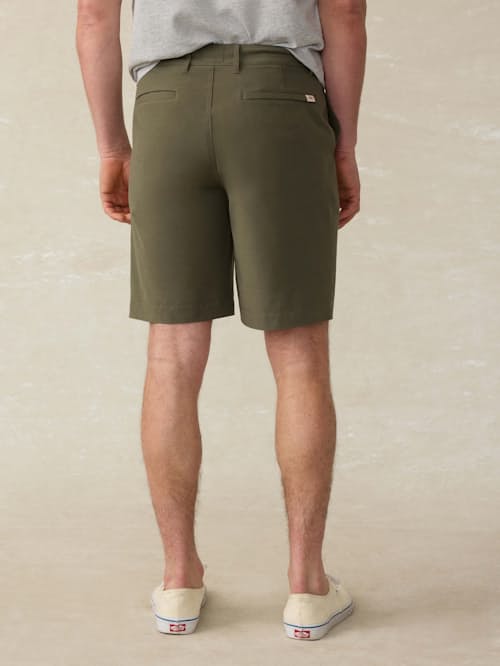 lifestyle image of All Day 4-Way Stretch Shorts - 9"