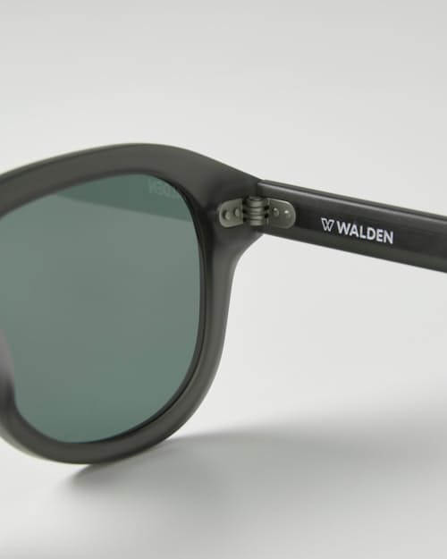 laydown detail image of Airman Sunglasses