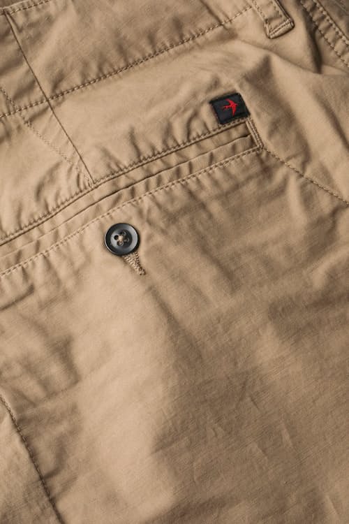 laydown detail image of Flyweight Flex Chino