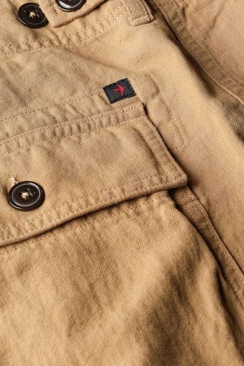 lifestyle image of Cotton Linen Supply Short - 8.5"