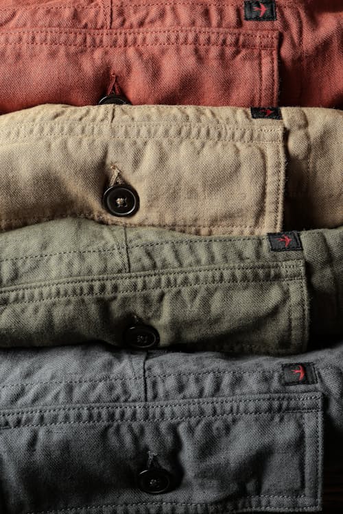 lifestyle image of Cotton Linen Supply Short - 8.5"