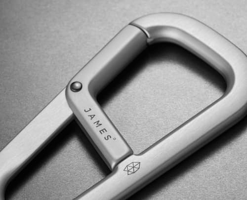 lifestyle image of The Hardin Carabiner