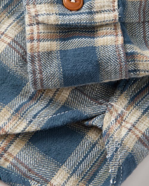 laydown detail image of Wells Herringbone Shirt