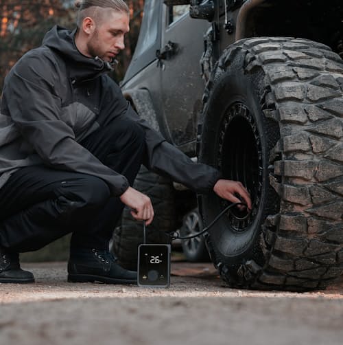 lifestyle image of Hoto Air Pump Pro