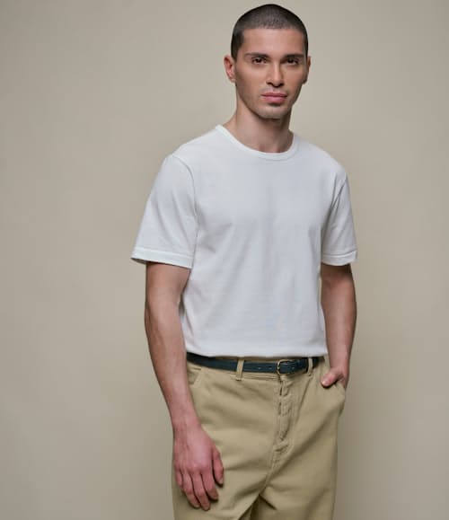 on model image of Vintage Machine Jersey T-Shirt-2M15