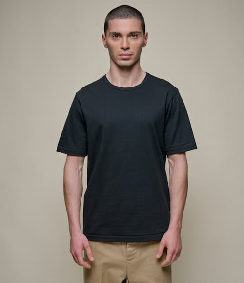 on model image of Vintage Machine Jersey T-Shirt-2M15