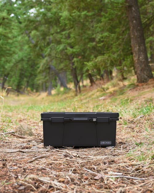 lifestyle image of D-co. Sixer 16 Gear Case