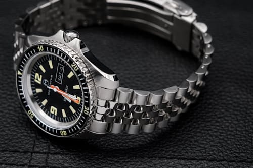 laydown detail image of Sea Quartz 30 Original Dive Watch