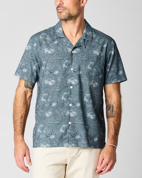 Zac is 6'0", 175lbs, and wearing size M