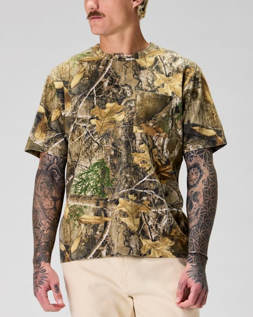 Keith is 6’0’’, 180 lbs, and wearing size M