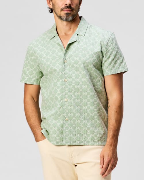 Tobias is 6'2", 175lbs, and wearing size M