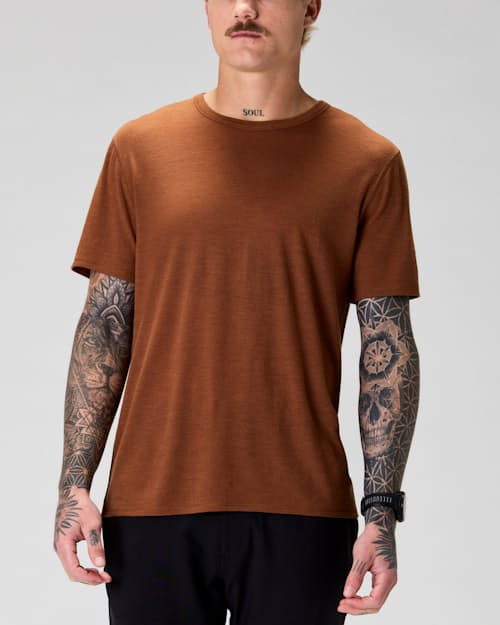 Keith is 6’0’’, 180 lbs, and wearing size M