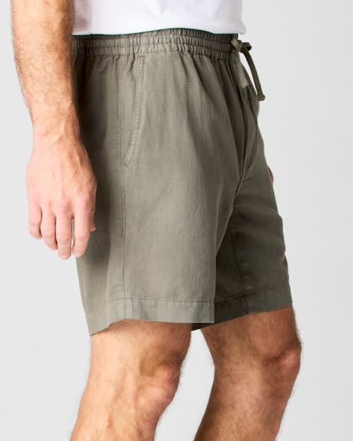 on model image of Cotton Linen Drawstring Short - 7"