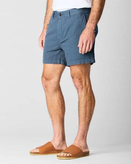 on model image of Cotton Linen Short - 5"