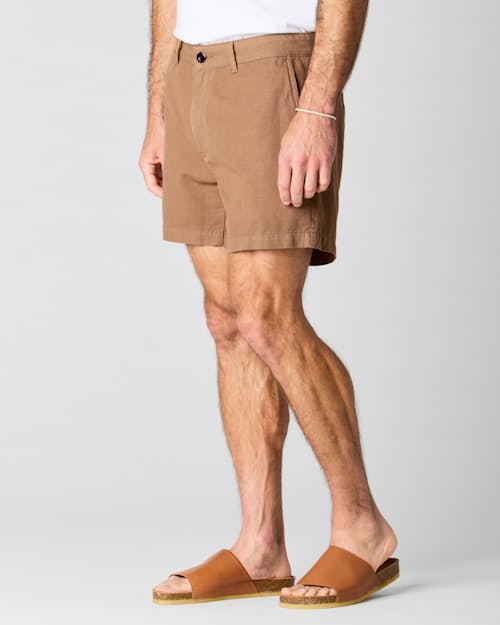 on model image of Cotton Linen Short - 5"