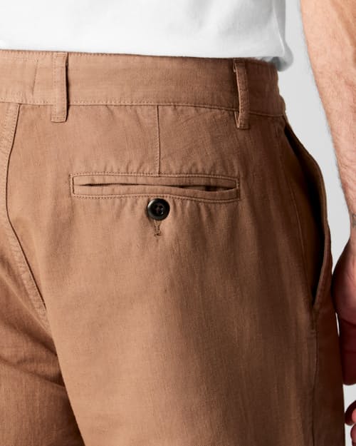 on model image of Cotton Linen Short - 5"