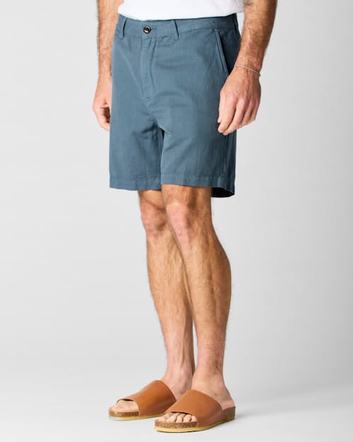 on model image of Cotton Linen Short - 7"
