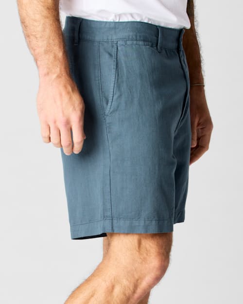 on model image of Cotton Linen Short - 7"