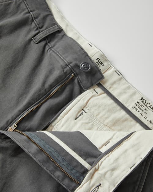 laydown detail image of 365 Cargo Short - 9"