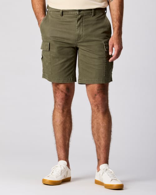 Tobias is 6’2”, 175 lbs, and wearing a size M